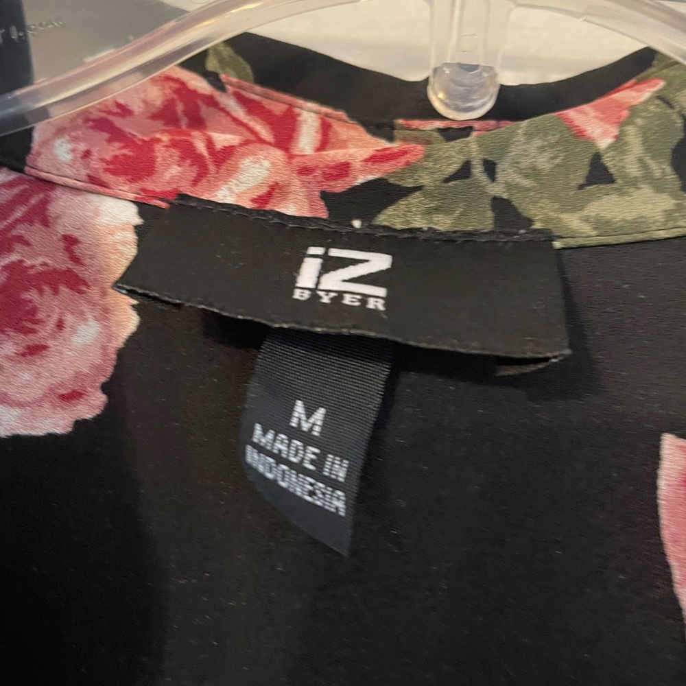 Iz Byer Black Floral Blouse- like new! - Picture 5 of 6